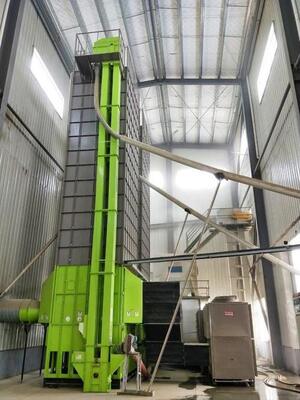 Buen precio Máquina de secado de granos con motor de horno de biomasa 20 toneladas / lote Tipo de secador mecánico de granos en línea